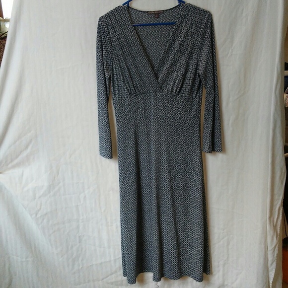 Suzie couture long sleeved v neck dress - Picture 1 of 6